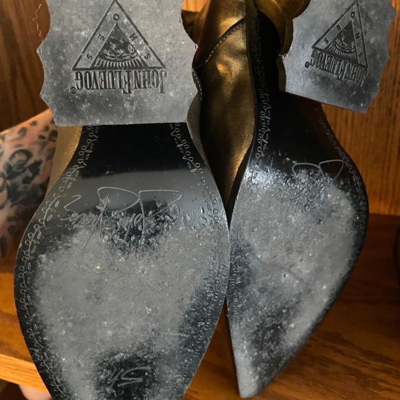 John Fluevog gold Ara boot - Picture 5 of 5